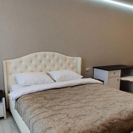 Luxury Apartments Atlant Lutsk Exterior photo