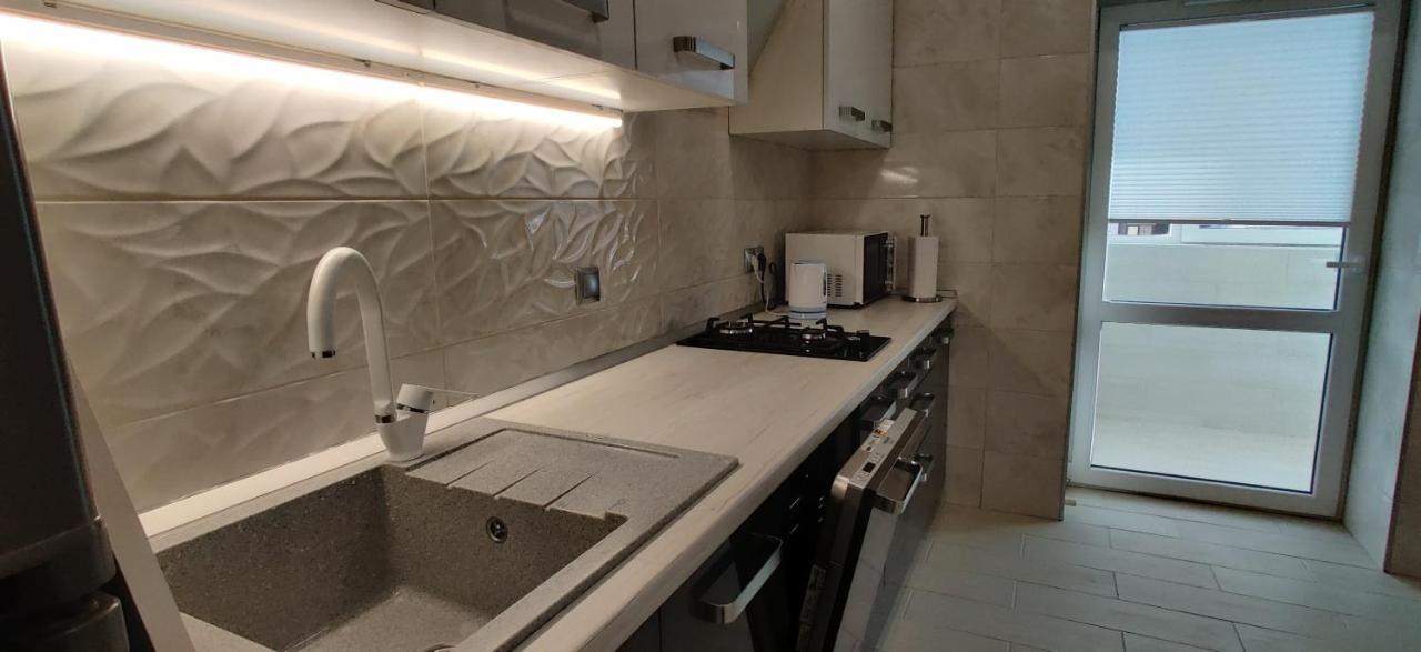 Luxury Apartments Atlant Lutsk Exterior photo