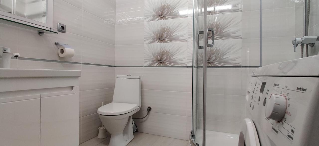 Luxury Apartments Atlant Lutsk Exterior photo
